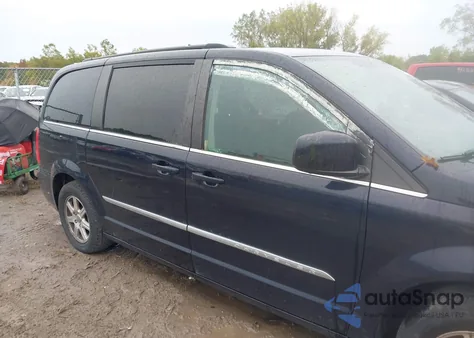 2011 Chrysler Town & Country Touring from USA, damaged, VIN 2A4RR5DG2BR607408